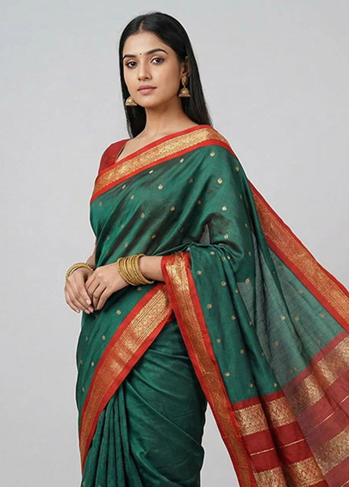 Green Kanjivaram Silk Saree With Blouse Piece - Image 2
