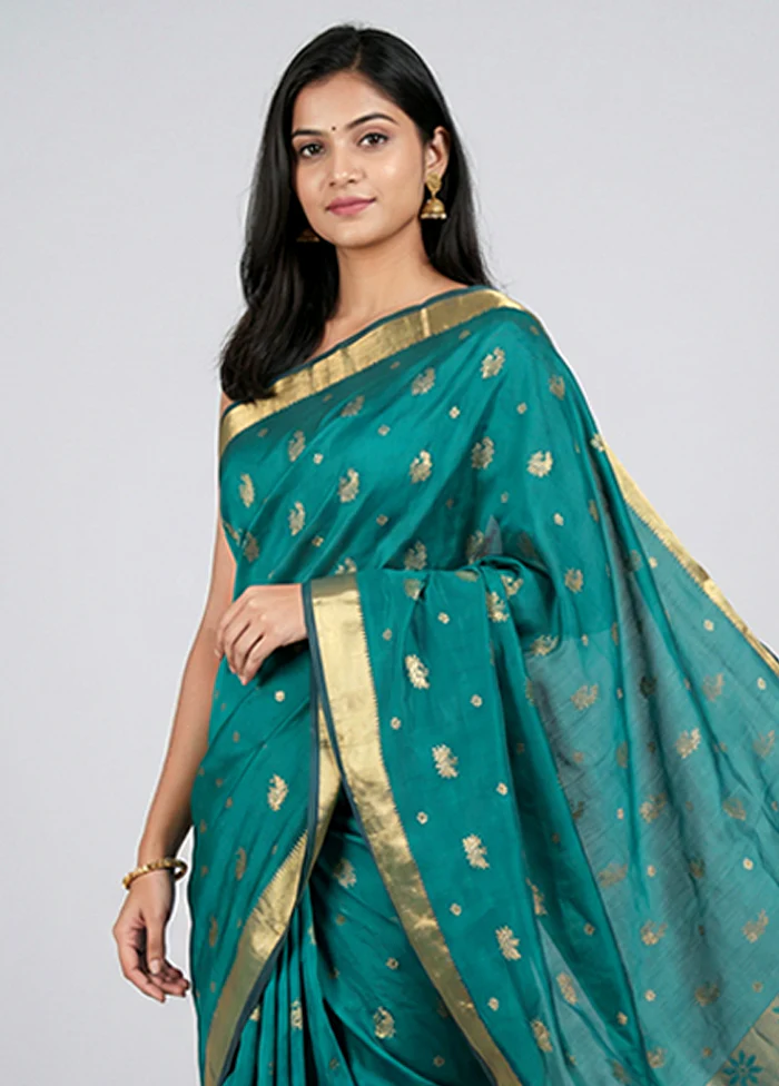Green Kanjivaram Silk Saree With Blouse Piece - Image 2