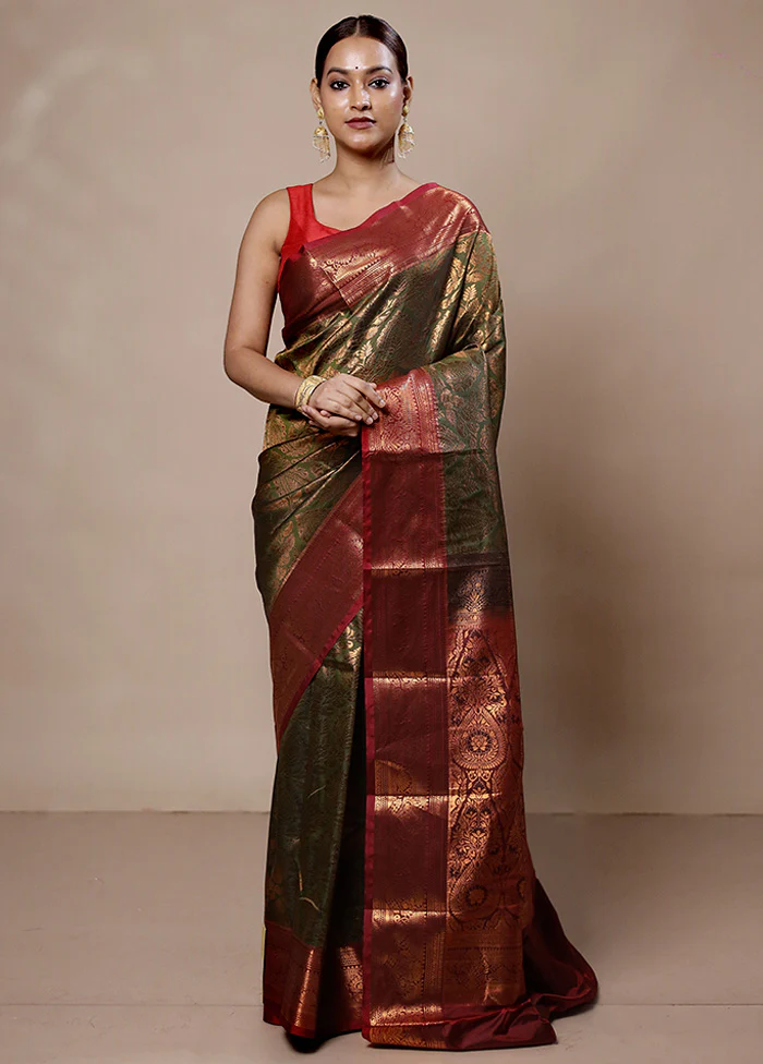 Green Kanjivaram Silk Saree With Blouse Piece - Image 2