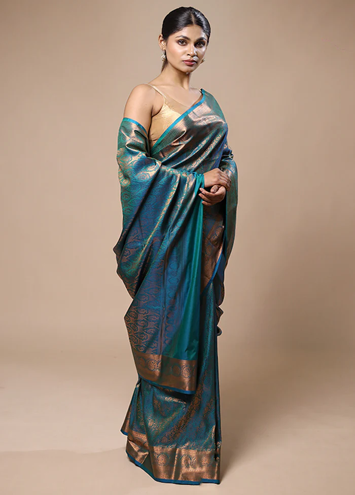 Green Kanjivaram Silk Saree With Blouse Piece - Image 4