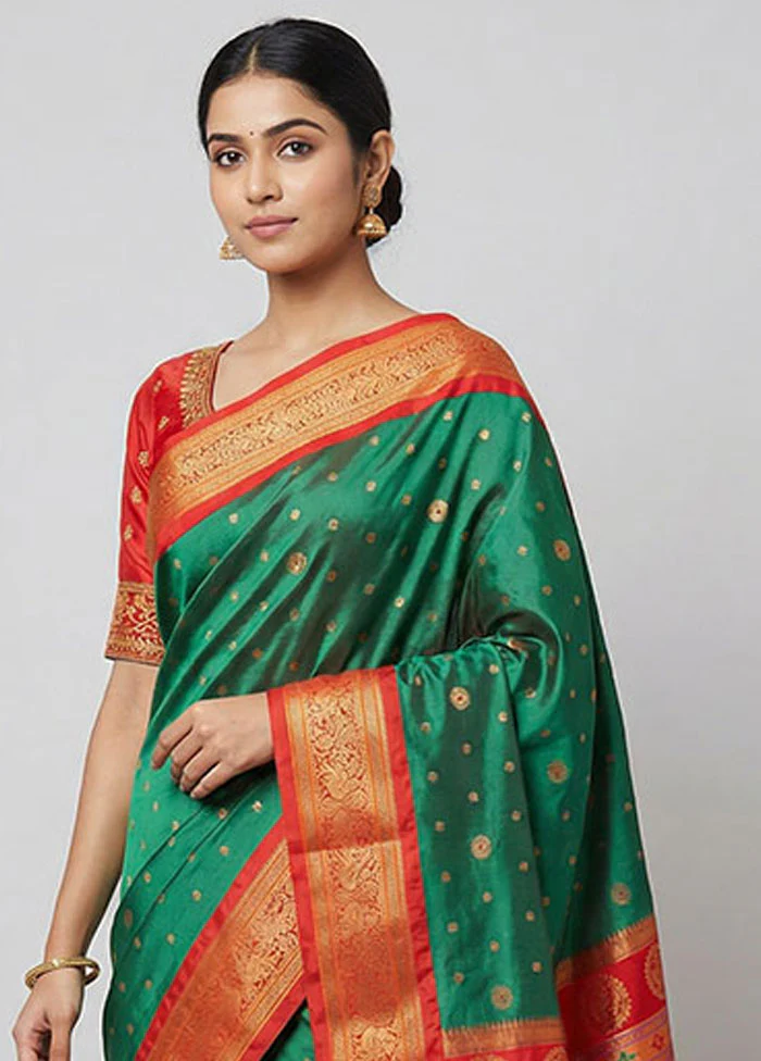 Green Kanjivaram Silk Saree With Blouse Piece - Image 2