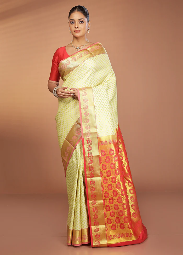 Green Kanjivaram Silk Saree With Blouse Piece - Image 2