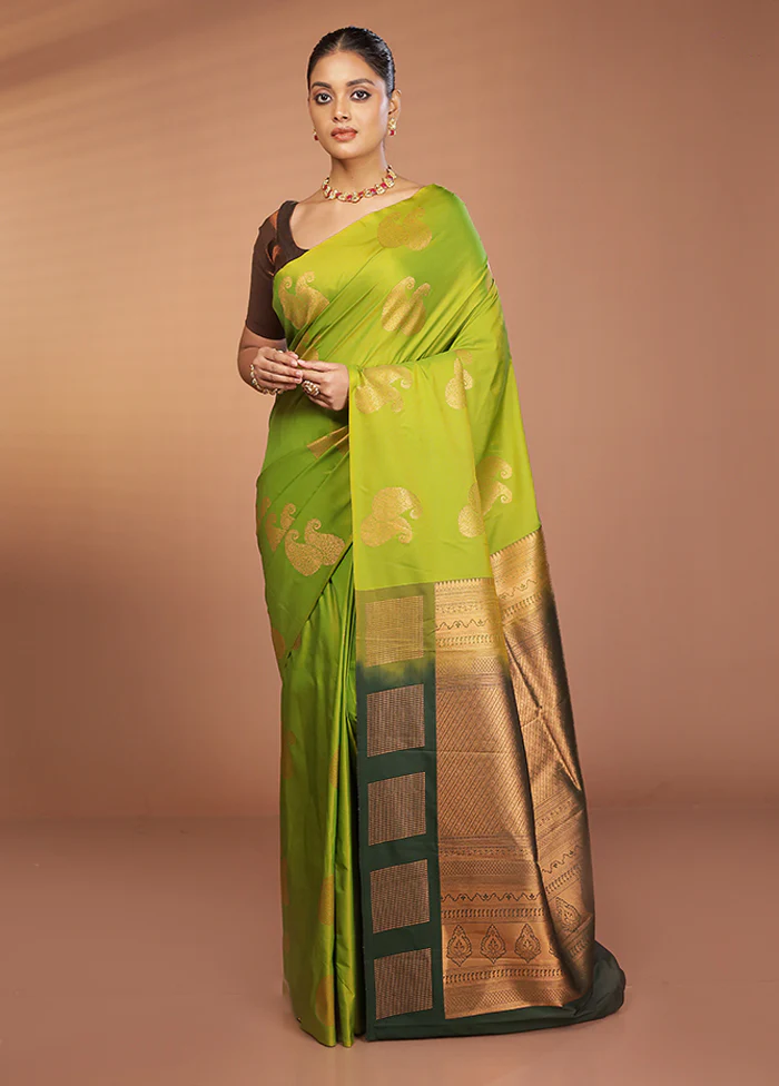 Green Kanjivaram Silk Saree With Blouse Piece - Image 2