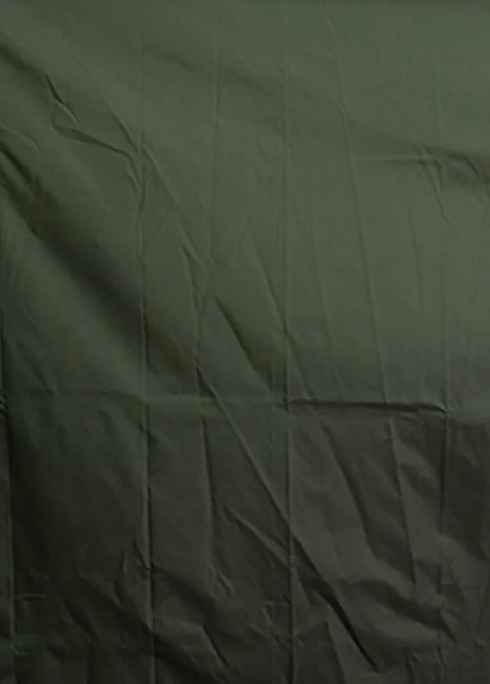 Green Kanjivaram Silk Saree With Blouse Piece - Image 5