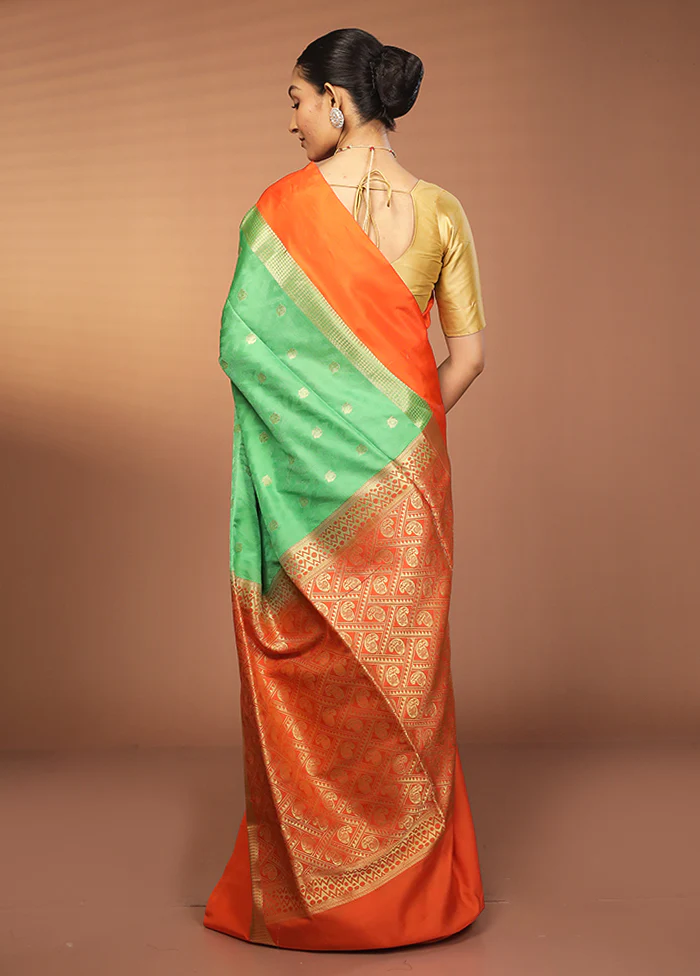 Green Kanjivaram Silk Saree With Blouse Piece - Image 3
