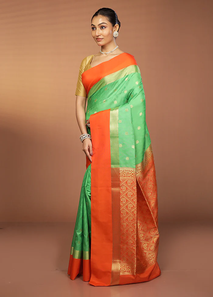 Green Kanjivaram Silk Saree With Blouse Piece - Image 4