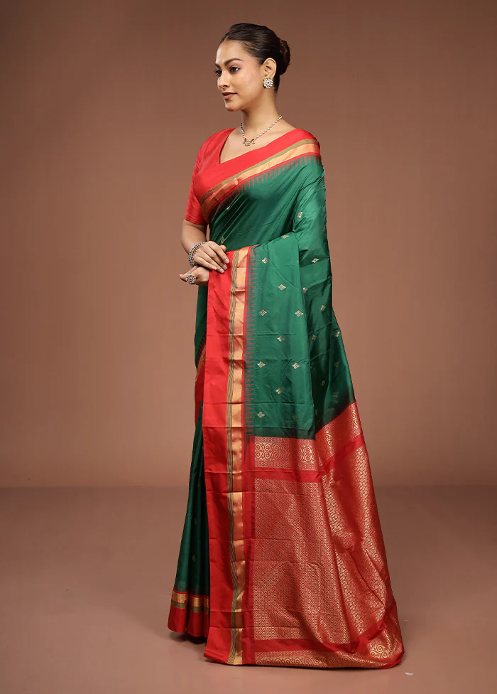 Green Kanjivaram Silk Saree With Blouse Piece - Image 4