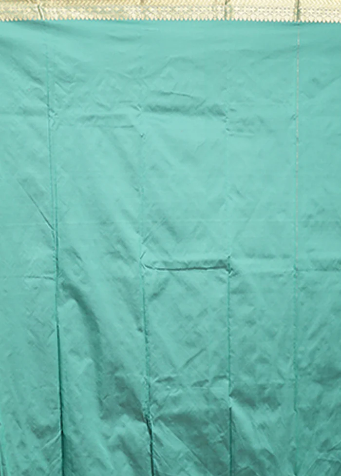 Green Kanjivaram Silk Saree With Blouse Piece - Image 5