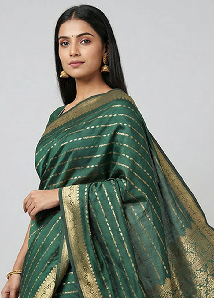 Green Kanjivaram Silk Saree With Blouse Piece - Image 2