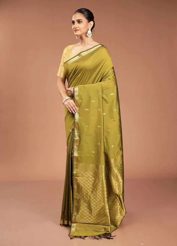 Green Kanjivaram Silk Saree With Blouse Piece - Image 4