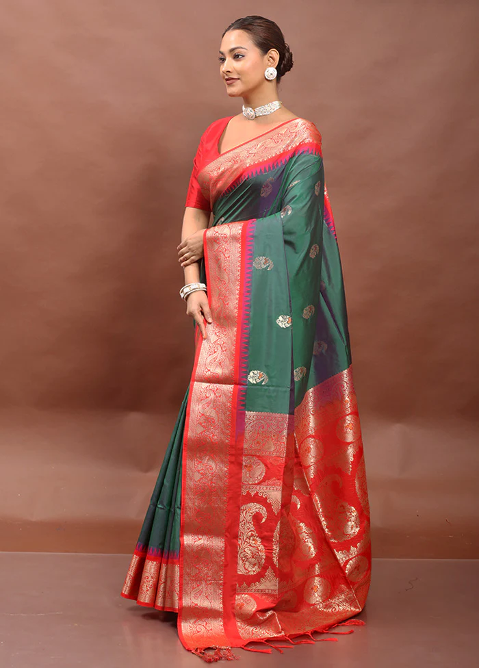 Green Kanjivaram Silk Saree With Blouse Piece - Image 4
