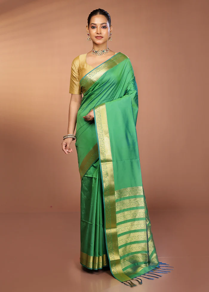 Green Kanjivaram Silk Saree With Blouse Piece - Image 2