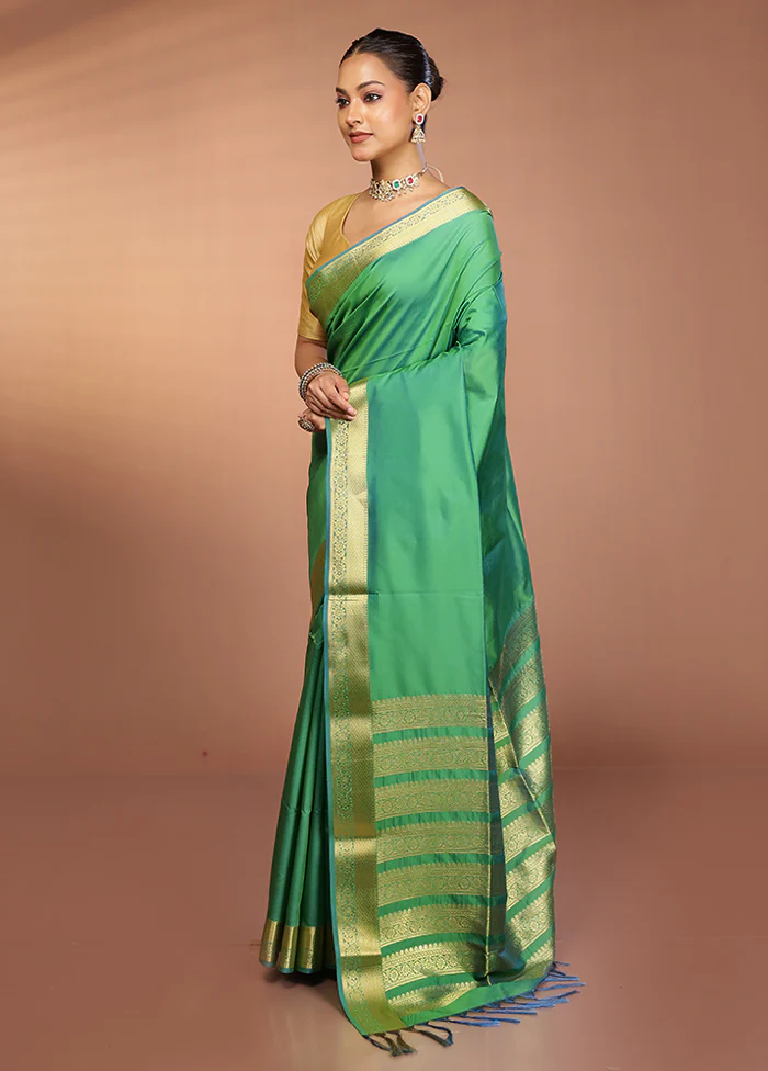 Green Kanjivaram Silk Saree With Blouse Piece - Image 4