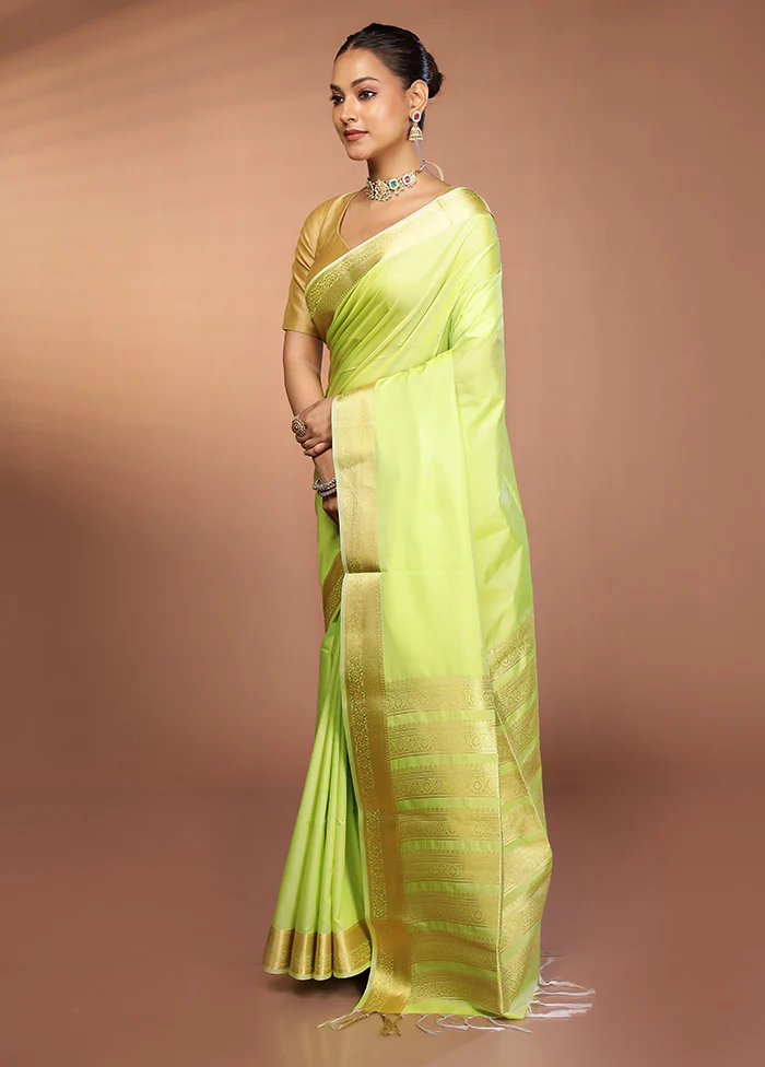 Green Kanjivaram Silk Saree With Blouse Piece - Image 4