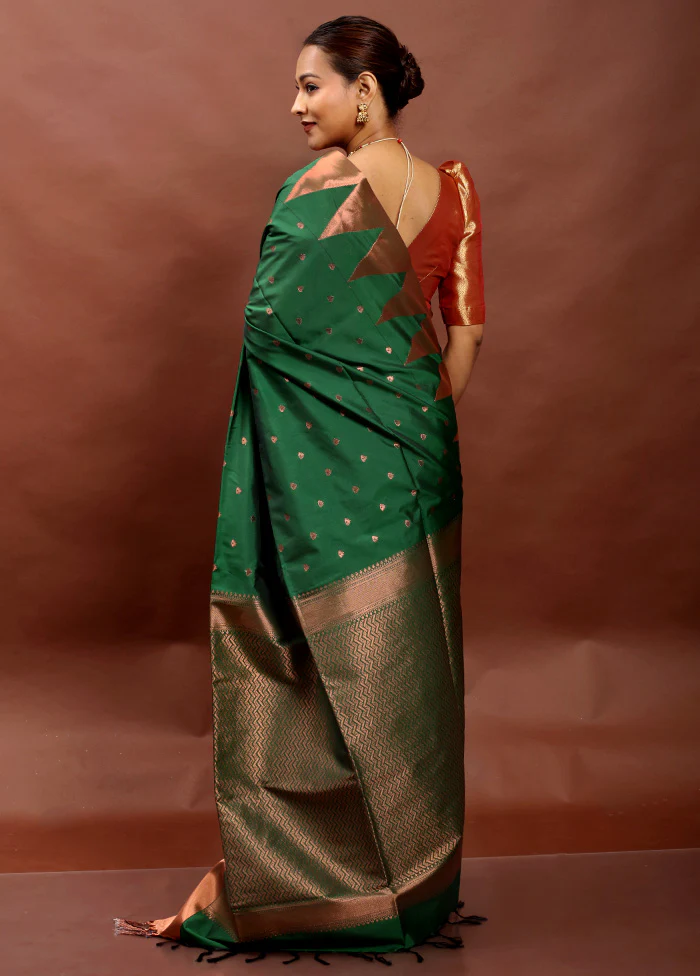 Green Kanjivaram Silk Saree With Blouse Piece - Image 3