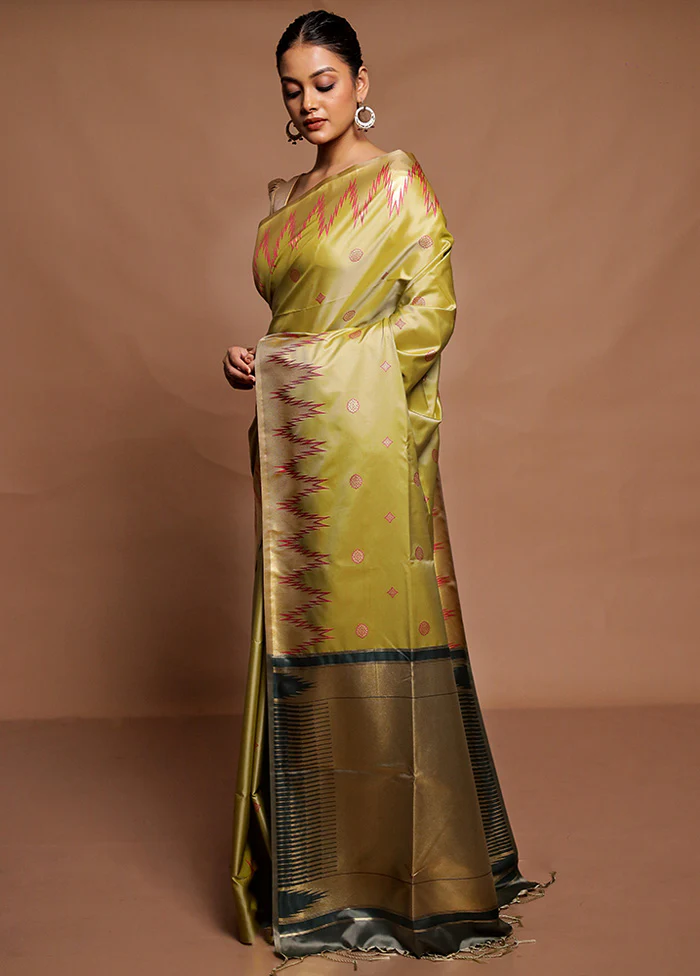 Green Kanjivaram Silk Saree With Blouse Piece - Image 4