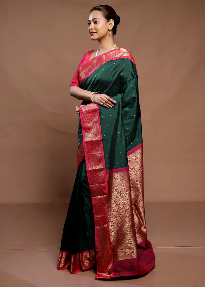 Green Kanjivaram Silk Saree With Blouse Piece - Image 4