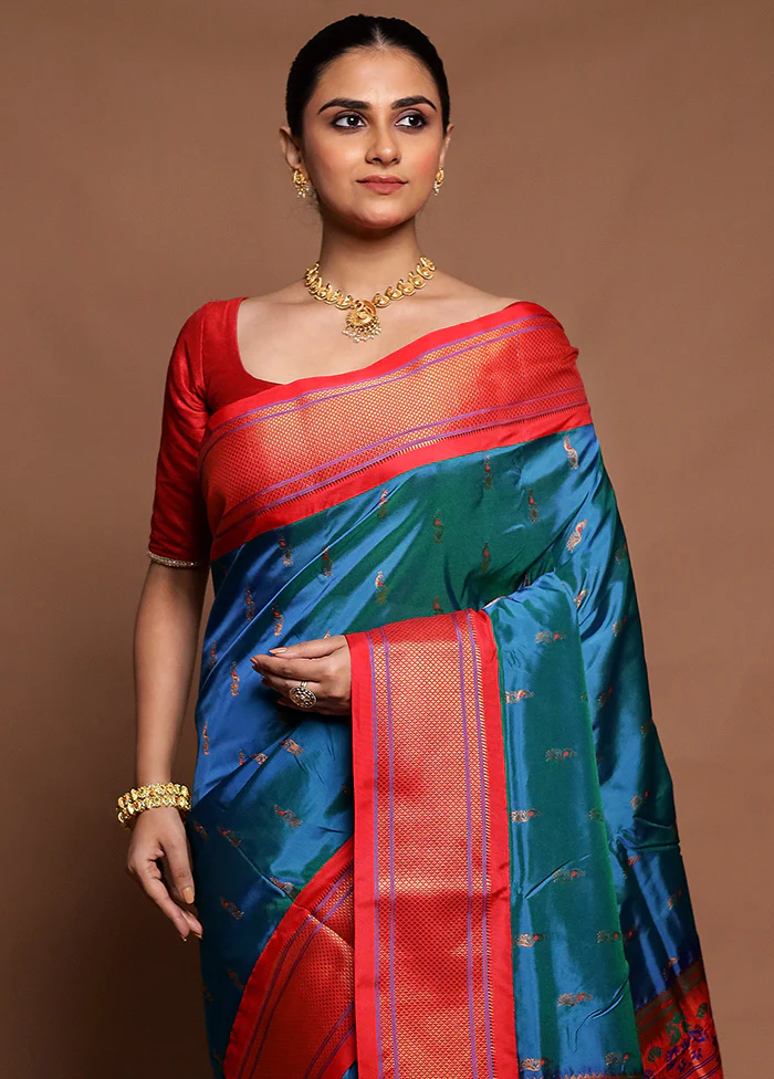 Green Kanjivaram Silk Saree With Blouse Piece - Image 2
