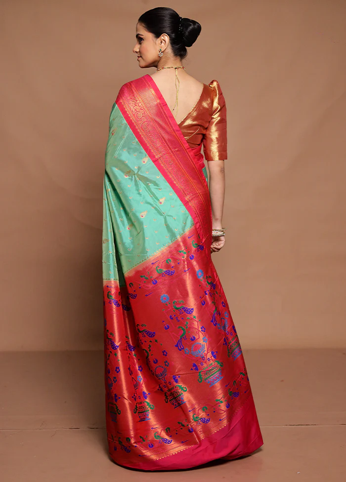 Green Kanjivaram Silk Saree With Blouse Piece - Image 3