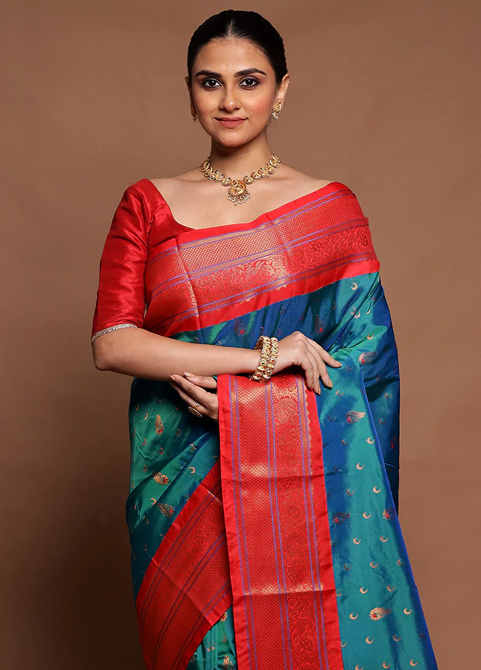 Green Kanjivaram Silk Saree With Blouse Piece - Image 2