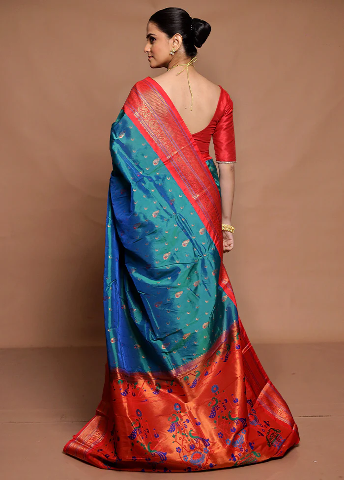 Green Kanjivaram Silk Saree With Blouse Piece - Image 3
