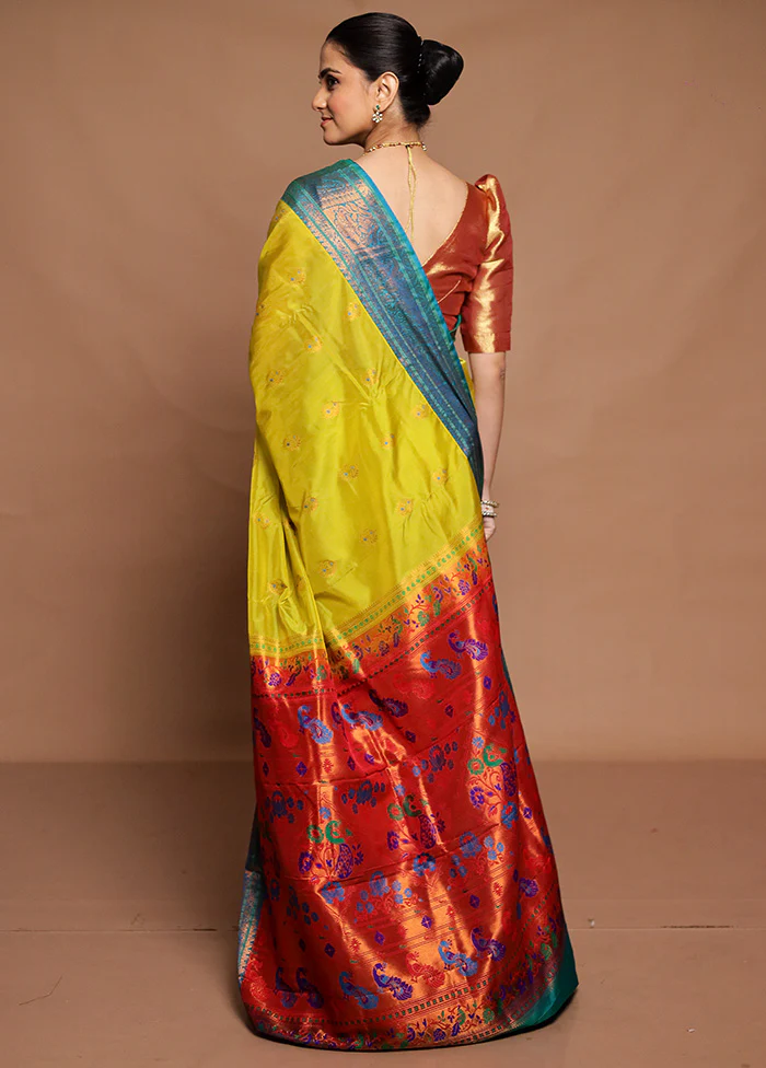 Green Kanjivaram Silk Saree With Blouse Piece - Image 3