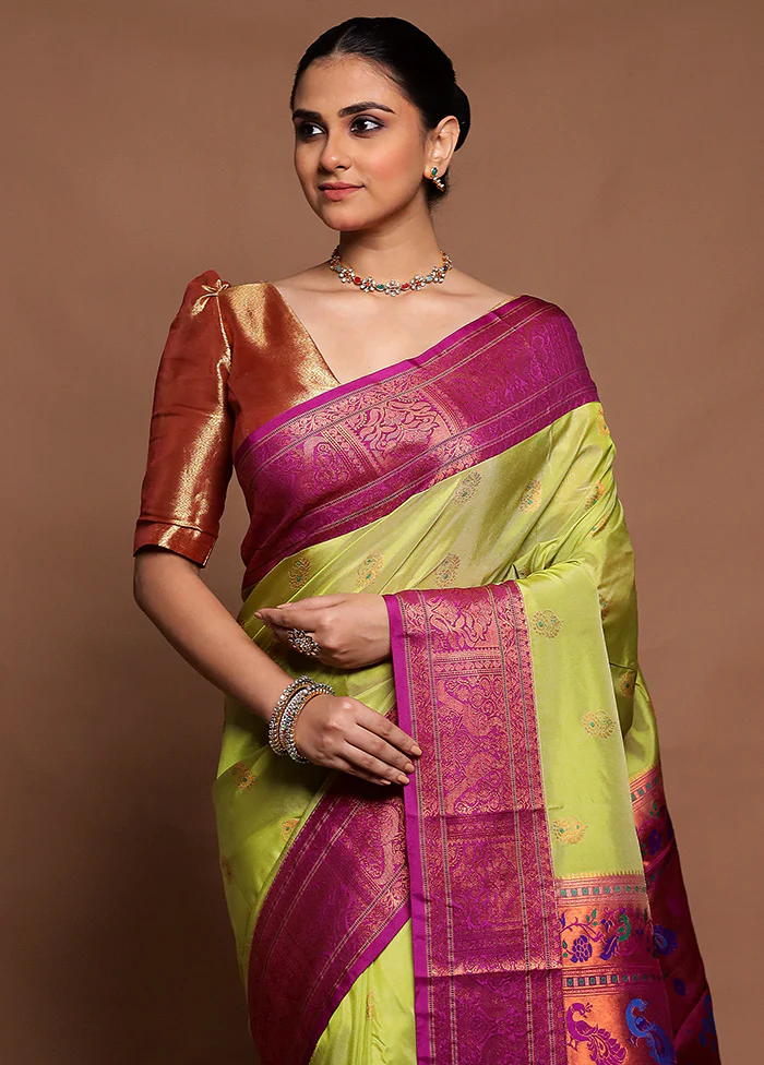 Green Kanjivaram Silk Saree With Blouse Piece - Image 2