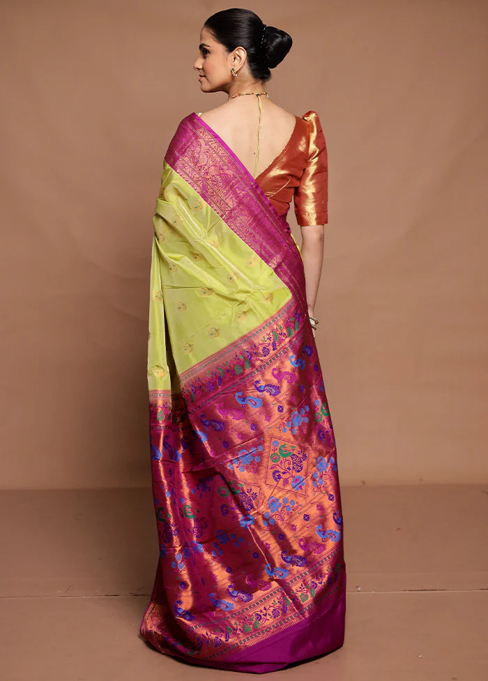 Green Kanjivaram Silk Saree With Blouse Piece - Image 3