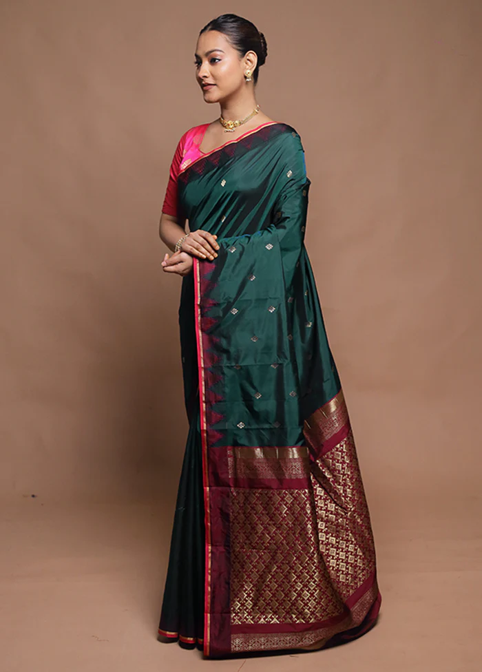 Green Kanjivaram Silk Saree With Blouse Piece - Image 4