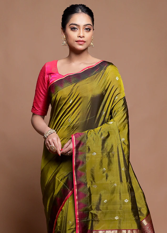 Green Kanjivaram Silk Saree With Blouse Piece - Image 2