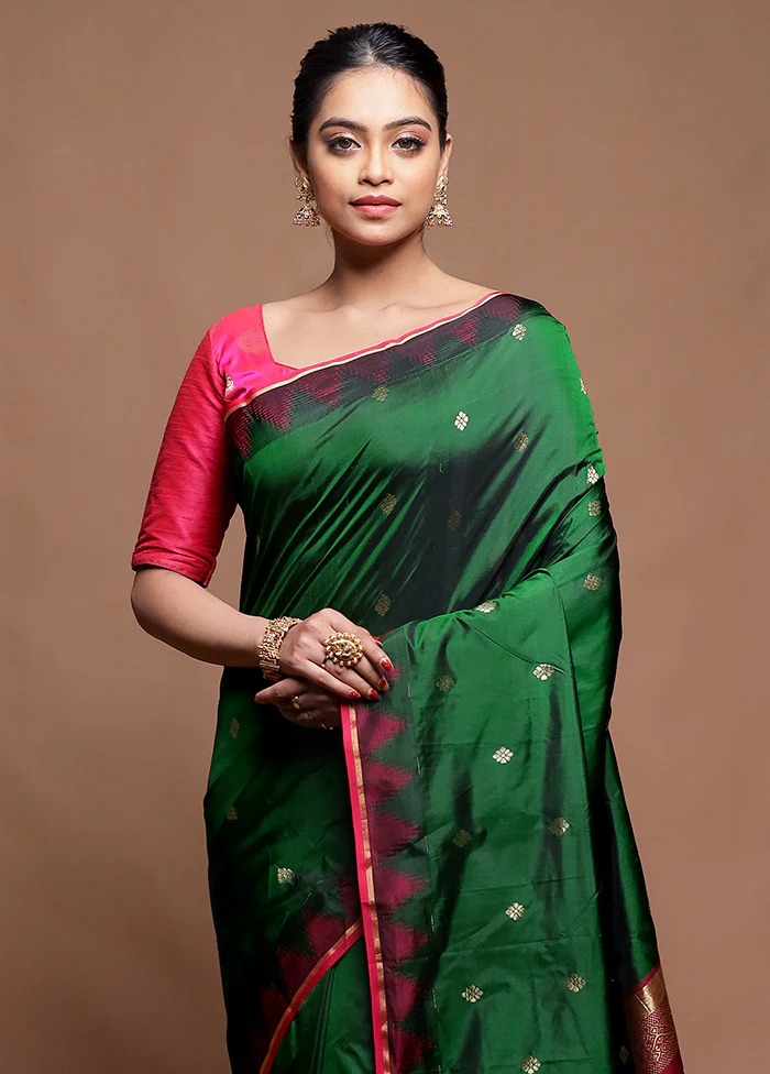 Green Kanjivaram Silk Saree With Blouse Piece - Image 2