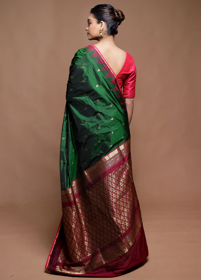 Green Kanjivaram Silk Saree With Blouse Piece - Image 3