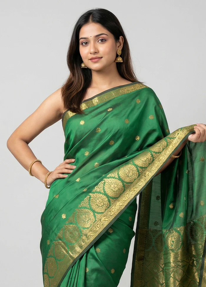 Green Kanjivaram Silk Saree With Blouse Piece - Image 2