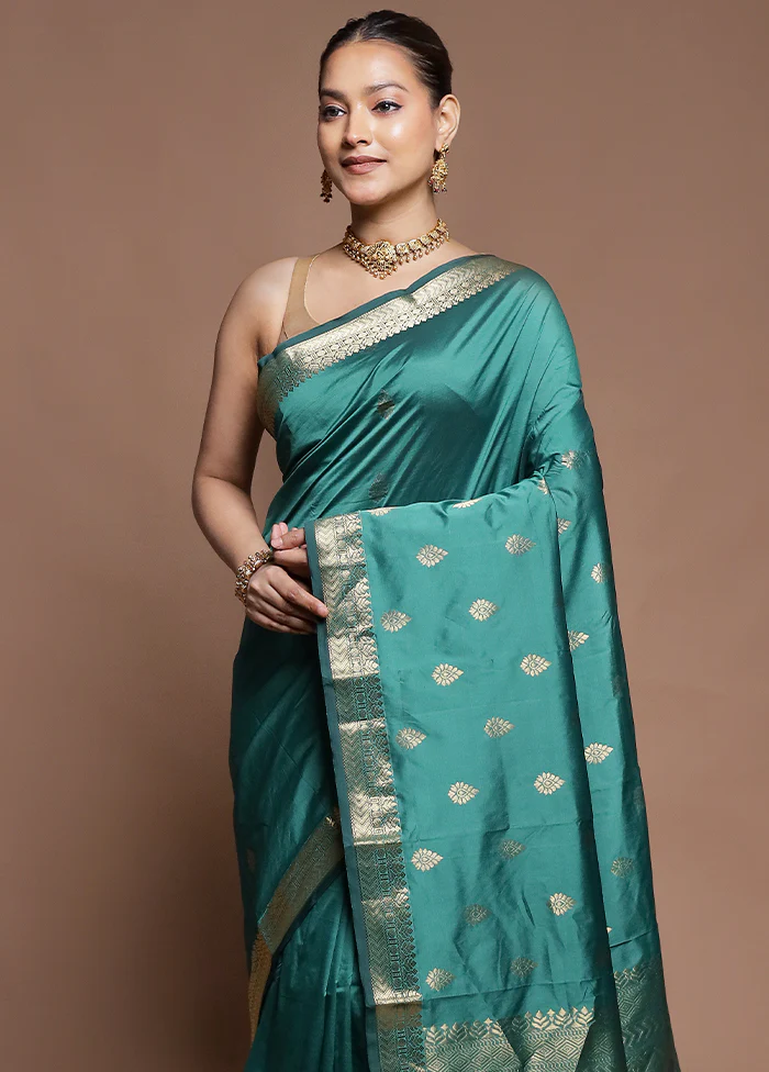 Green Kanjivaram Silk Saree With Blouse Piece - Image 2