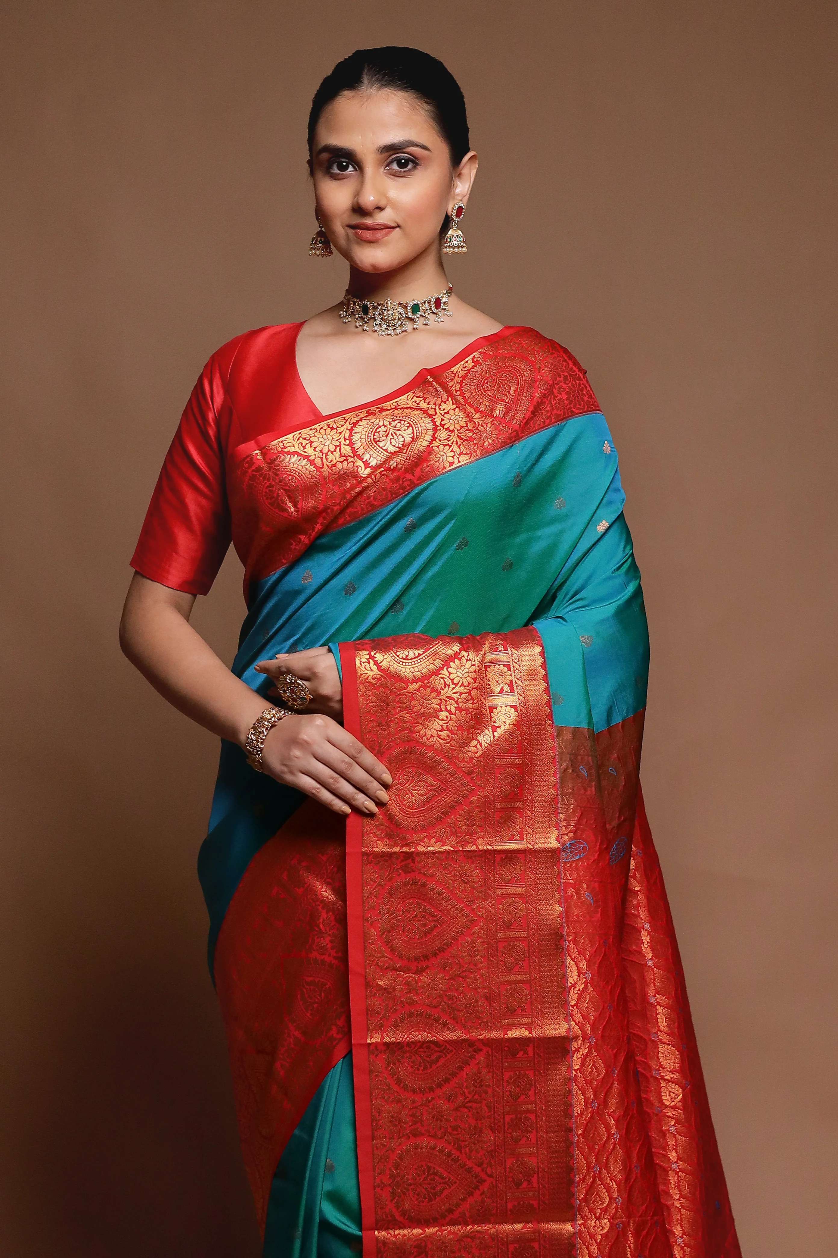 Green Kanjivaram Silk Saree With Blouse Piece - Image 2