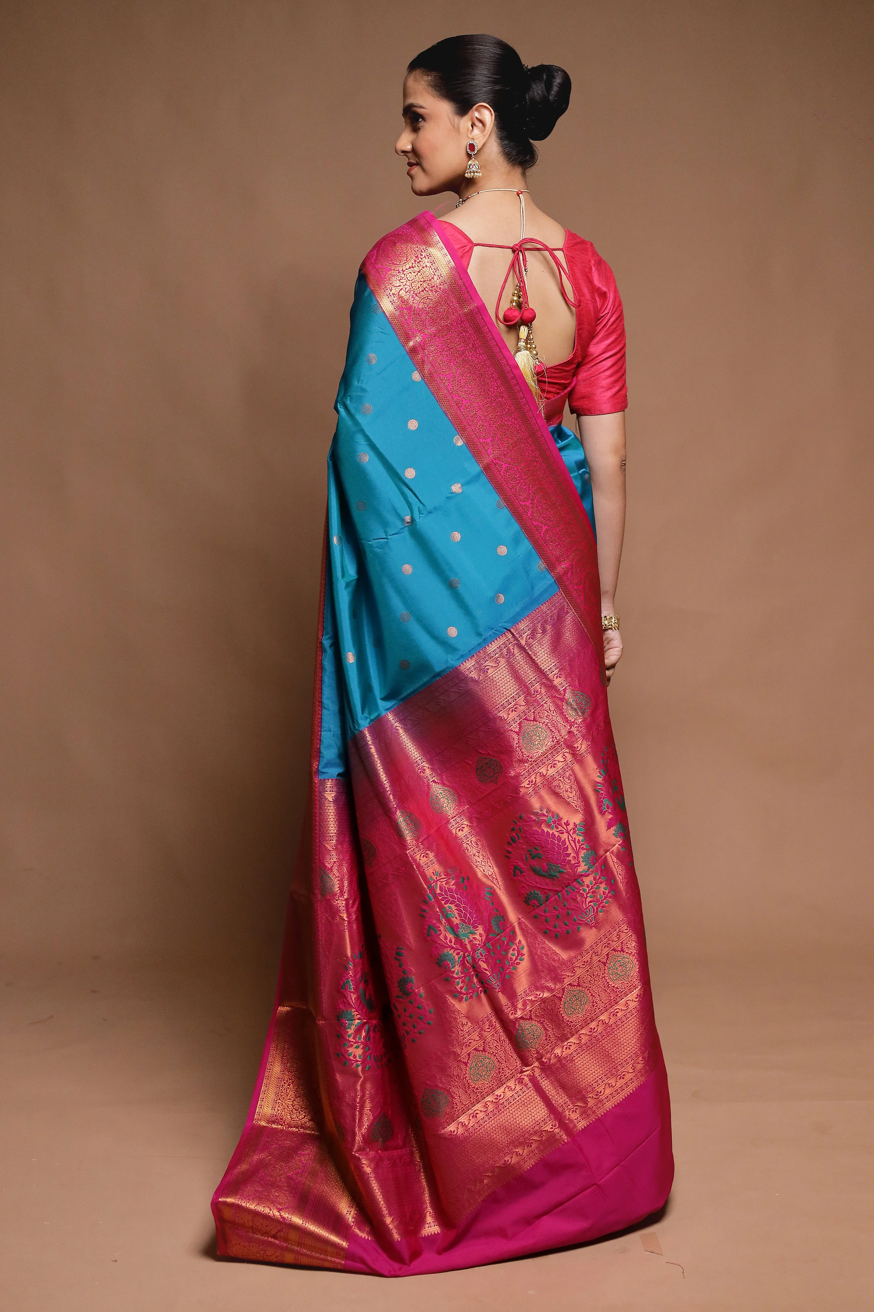 Blue Kanjivaram Silk Saree With Blouse Piece - Image 3