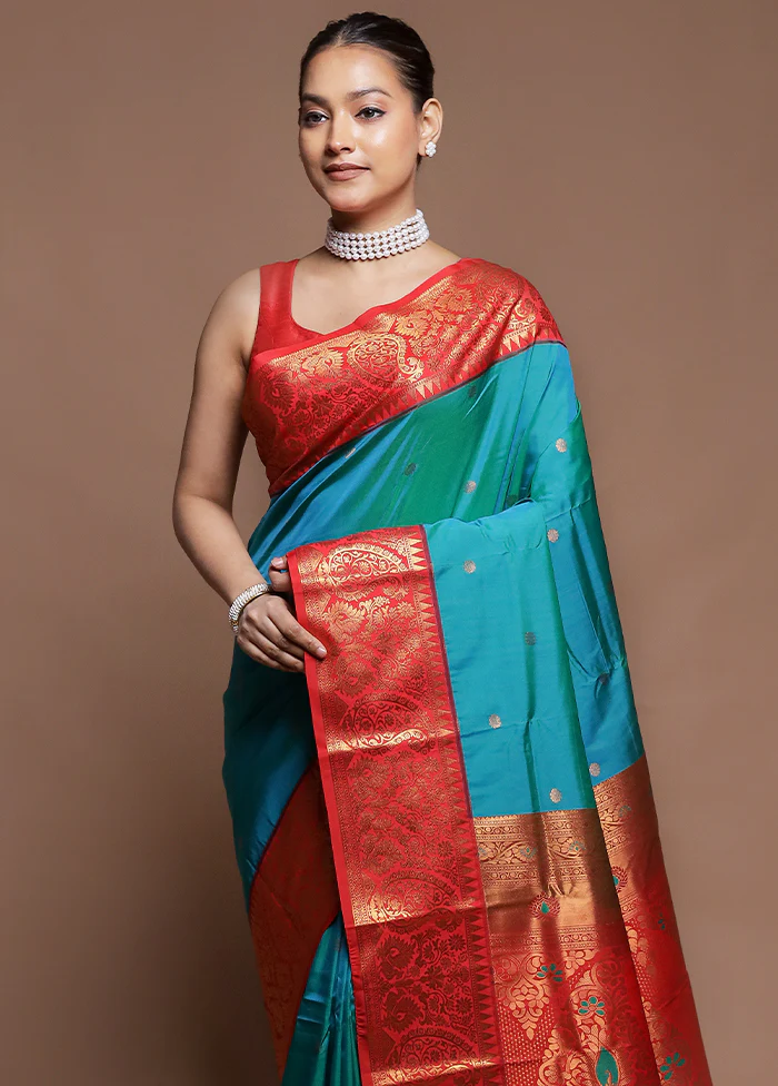 Green Kanjivaram Silk Saree With Blouse Piece - Image 2