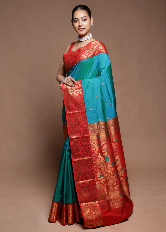 Green Kanjivaram Silk Saree With Blouse Piece - Image 4