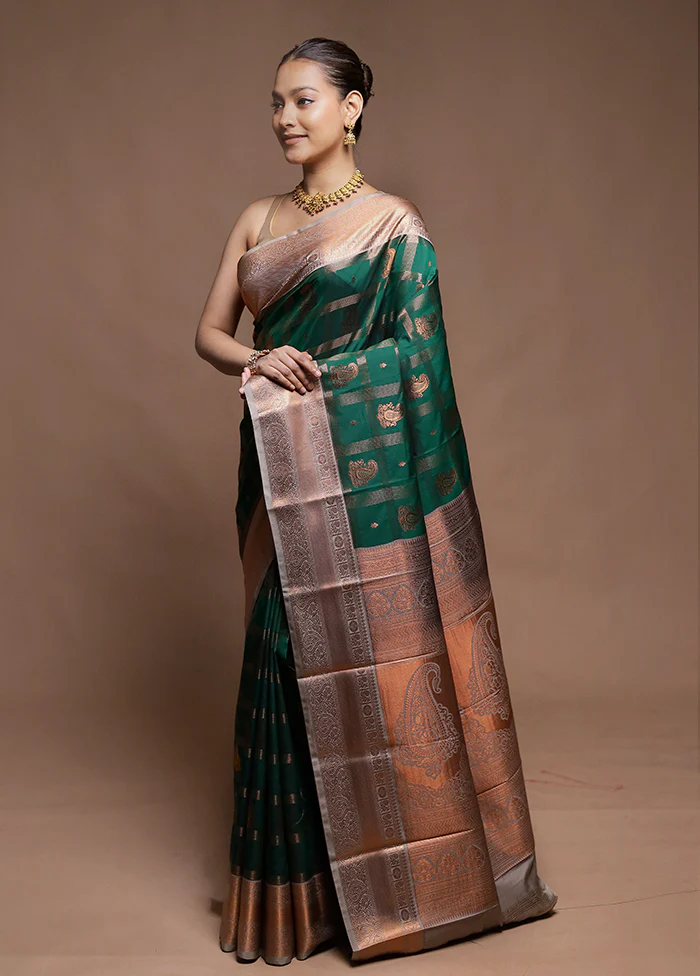 Green Kanjivaram Silk Saree With Blouse Piece - Image 4