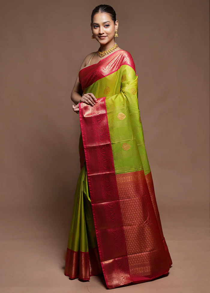 Green Kanjivaram Silk Saree With Blouse Piece - Image 4