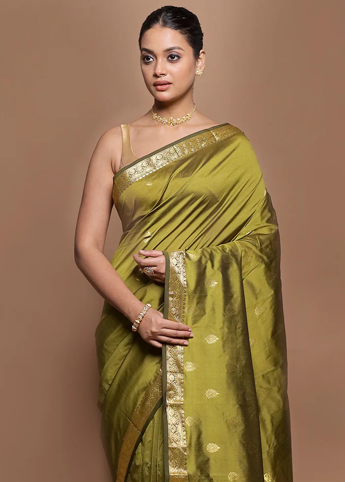 Green Kanjivaram Silk Saree With Blouse Piece - Image 2