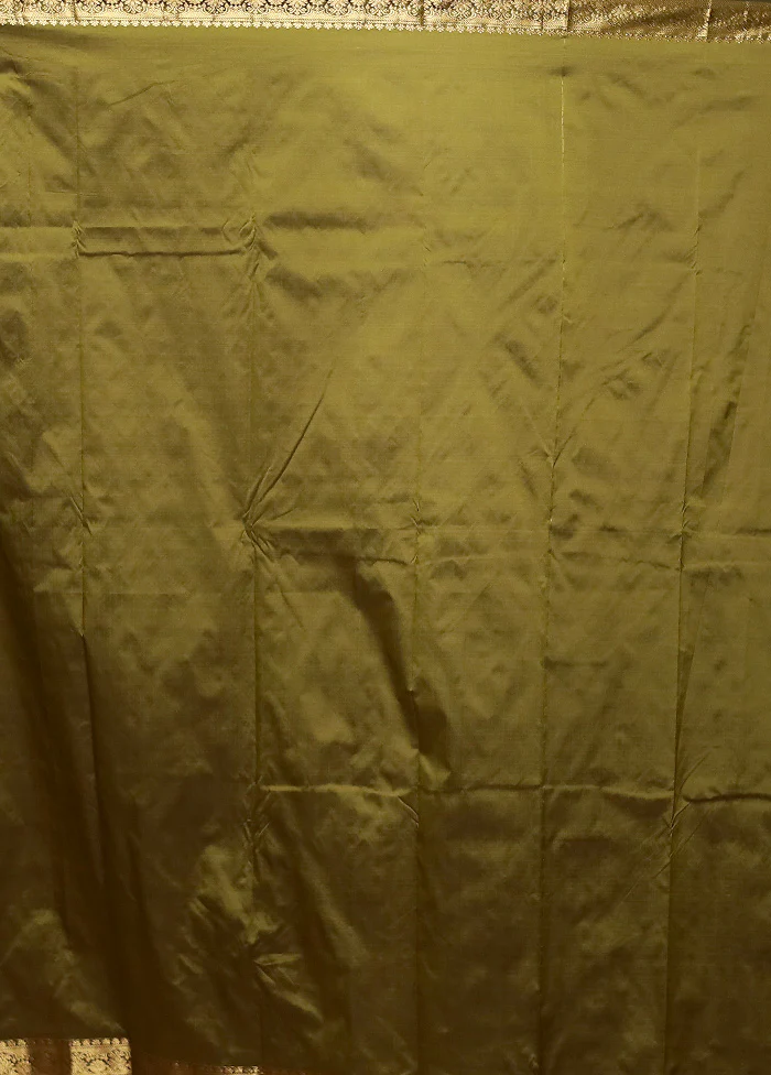Green Kanjivaram Silk Saree With Blouse Piece - Image 5
