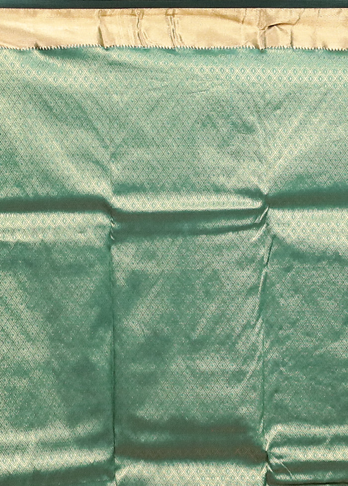Green Kanjivaram Silk Saree With Blouse Piece - Image 5