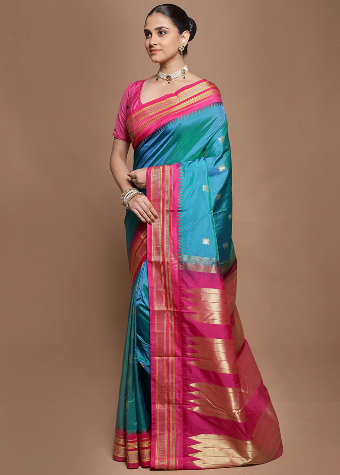 Green Kanjivaram Silk Saree With Blouse Piece - Image 4