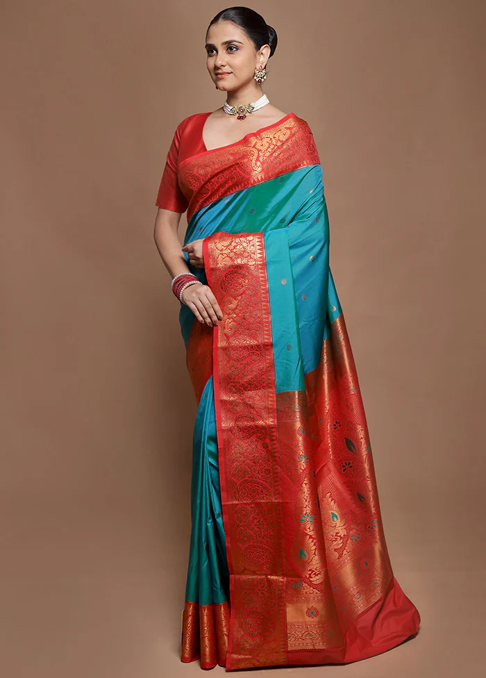 Green Kanjivaram Silk Saree With Blouse Piece - Image 4