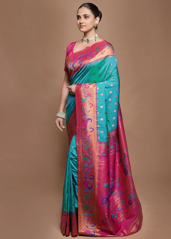 Green Kanjivaram Silk Saree With Blouse Piece - Image 4