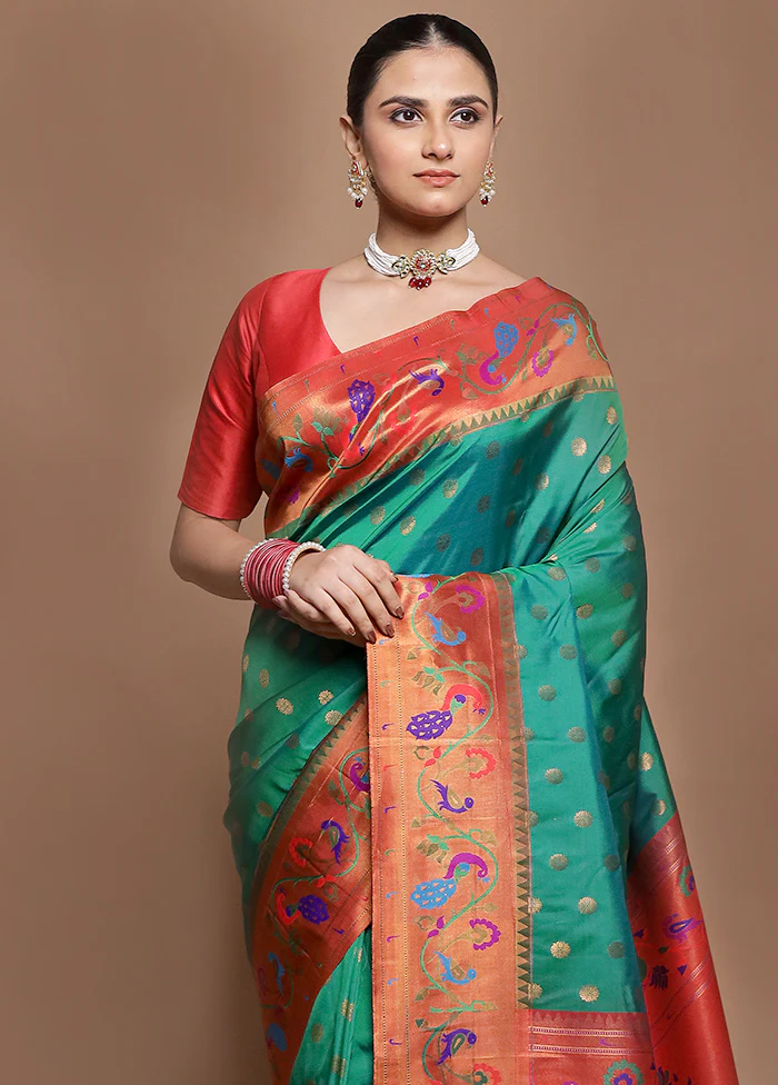 Green Kanjivaram Silk Saree With Blouse Piece - Image 2