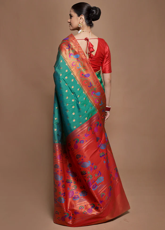 Green Kanjivaram Silk Saree With Blouse Piece - Image 3