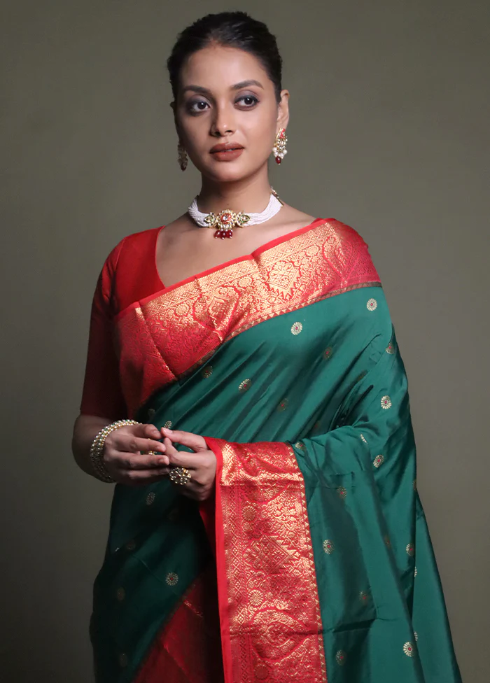 Green Kanjivaram Silk Saree With Blouse Piece - Image 2
