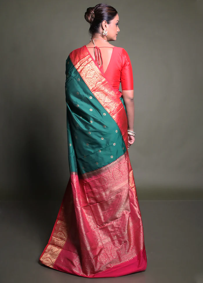 Green Kanjivaram Silk Saree With Blouse Piece - Image 3